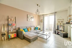 Appartement à SAINT-THIBAULT-DES-VIGNES (77400)
