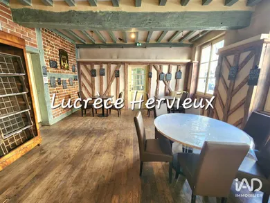 Commercial walls at CHÂTEAUGIRON (35410)