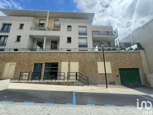 Boutique/Local commercial à THORIGNY-SUR-MARNE (77400)