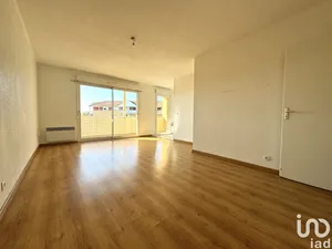 Apartment at LONS (64140)