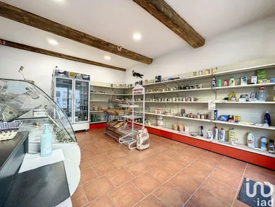 Commercial at LES MATELLES (34270)