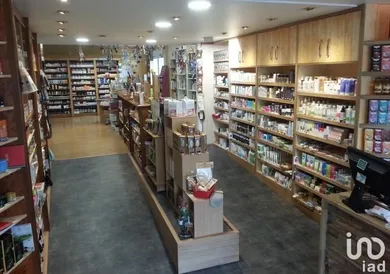 Commercial at LILLE (59000)