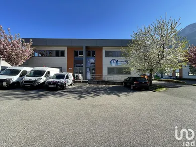 Local d’activité à VEUREY-VOROIZE (38113)