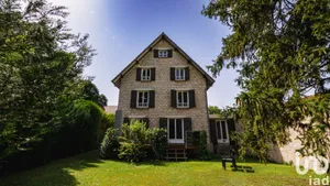 Maison traditionnelle à FONTAINEBLEAU (77300)