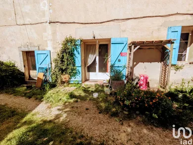 Apartment in VILLELAURE (84530)