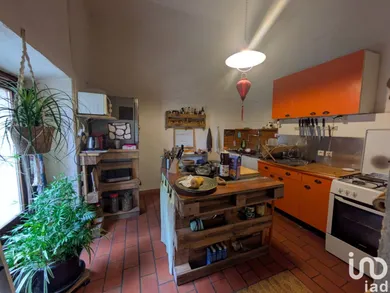 Apartment in VILLELAURE (84530)