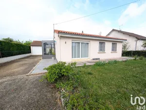 House at LUSSAC-LES-CHÂTEAUX (86320)