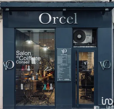 Commercial at CANNES (06400)