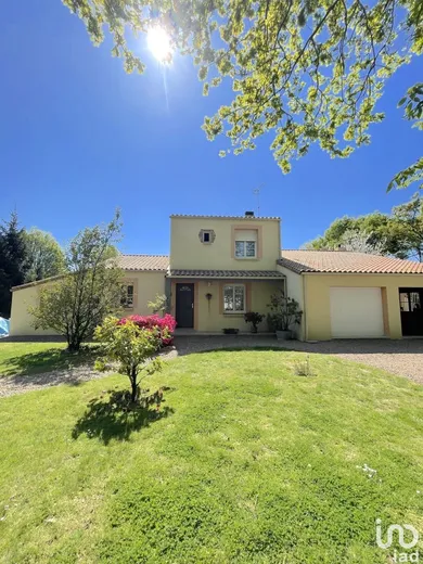 Maison à LA ROCHE-SUR-YON (85000)