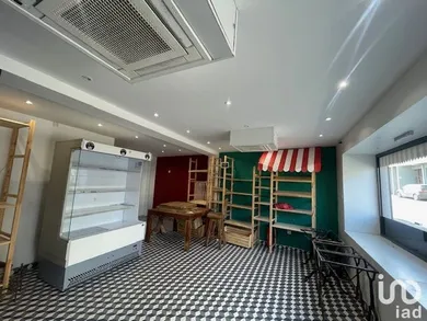 Commercial at ORLY (94310) — 14/15