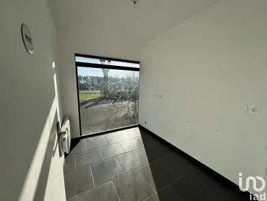 Commercial at CRÉCY-LA-CHAPELLE (77580) — 3/10