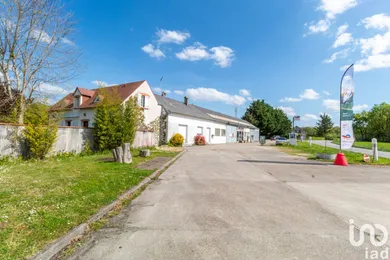 Commercial walls in BEAUCHAMPS-SUR-HUILLARD (45270)