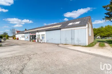 Commercial walls in BEAUCHAMPS-SUR-HUILLARD (45270)