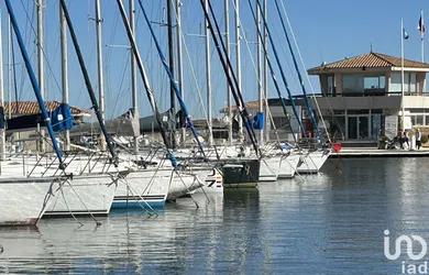 Appartement à LA LONDE-LES-MAURES (83250)
