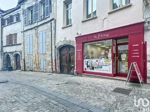 Commercial walls at MELUN (77000)