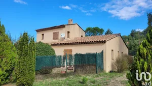 House at VILLECROZE (83690)