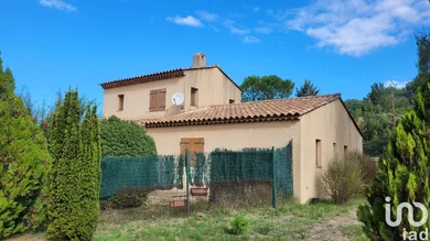 Maison à VILLECROZE (83690)