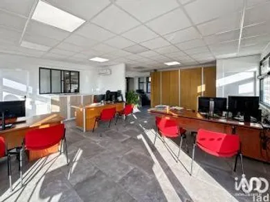 Boutique/Local commercial à VILLENEUVE-LE-ROI (94290)