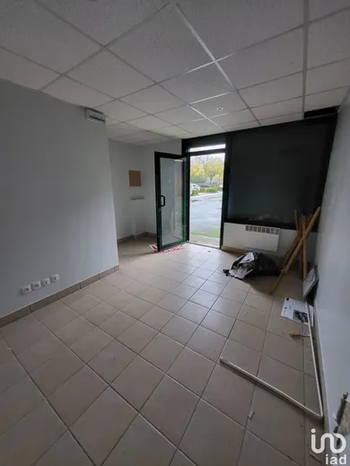 Commercial walls at MONTARGIS (45200)