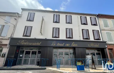 Hotel restaurant at VALENCE (82400)