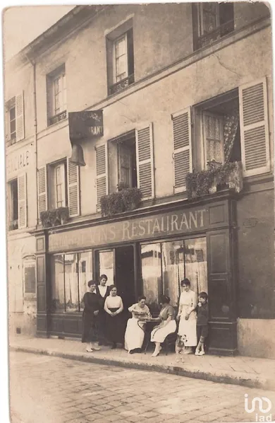 Murs commerciaux  à FONTAINEBLEAU (77300)