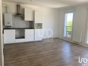 Appartement à VERT-SAINT-DENIS (77240)