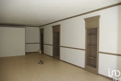 Boutique/Local commercial à MÈZE (34140)