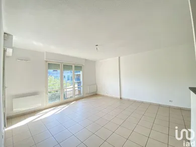 Apartment in MELUN (77000)