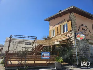 Commercial walls in LE SAUZE-DU-LAC (05160)