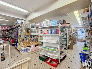 Commercial at CAYLUS (82160)