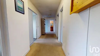 Commercial at MEAUX (77100)