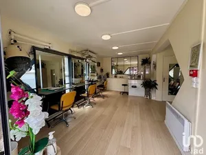 Local d’activité à LE MÉE-SUR-SEINE (77350)