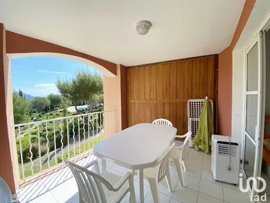 Appartement à SAINT-RAPHAËL (83700)