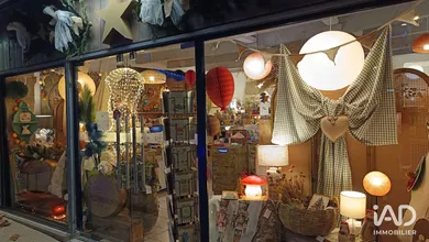 Commercial at MÈZE (34140)