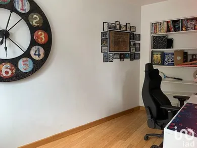 Appartement à MONTREUIL (93100) — 5/6
