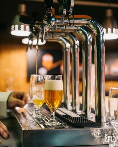 Bar at TOURS (37000)