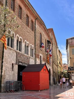 Commercial walls in PERPIGNAN (66000)