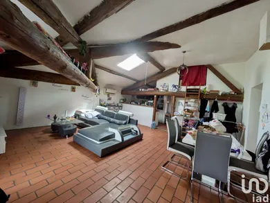 Apartment in VILLELAURE (84530)