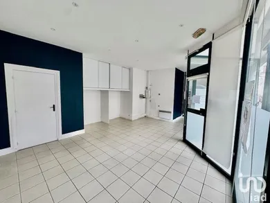 Boutique/Local commercial à DAMMARIE-LES-LYS (77190) — 3/6