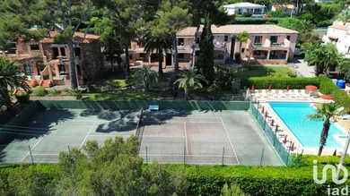 Commercial walls in ROQUEBRUNE-SUR-ARGENS (83380)