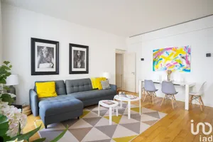 Apartment at PARIS (75008)