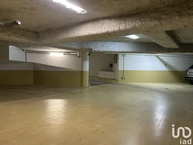 Parking in PARIS (75020)