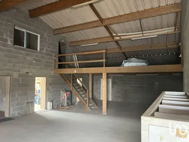 Business asset at LA VARENNE (49270)