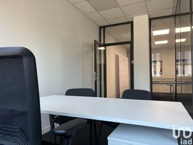 Bureaux à CHAMPAGNE-AU-MONT-D'OR (69410)
