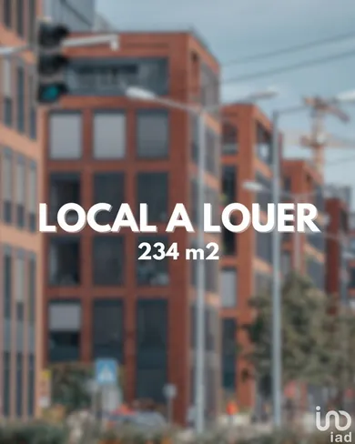 Commercial at PARIS (75015)