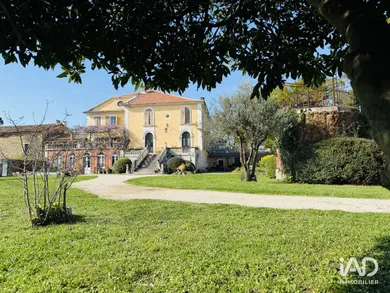 House in ENTRAIGUES-SUR-LA-SORGUE (84320)