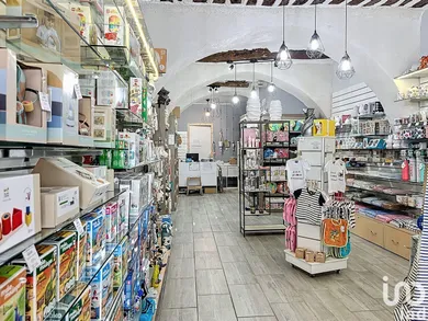 Commercial at LE BEAUSSET (83330)