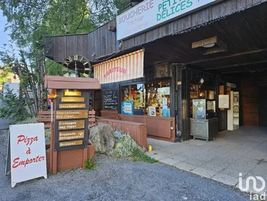 Commercial walls in LES ORRES (05200)