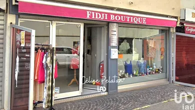 Commercial at LE GRAU-DU-ROI (30240)