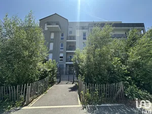 Apartment at LOUVRES (95380)